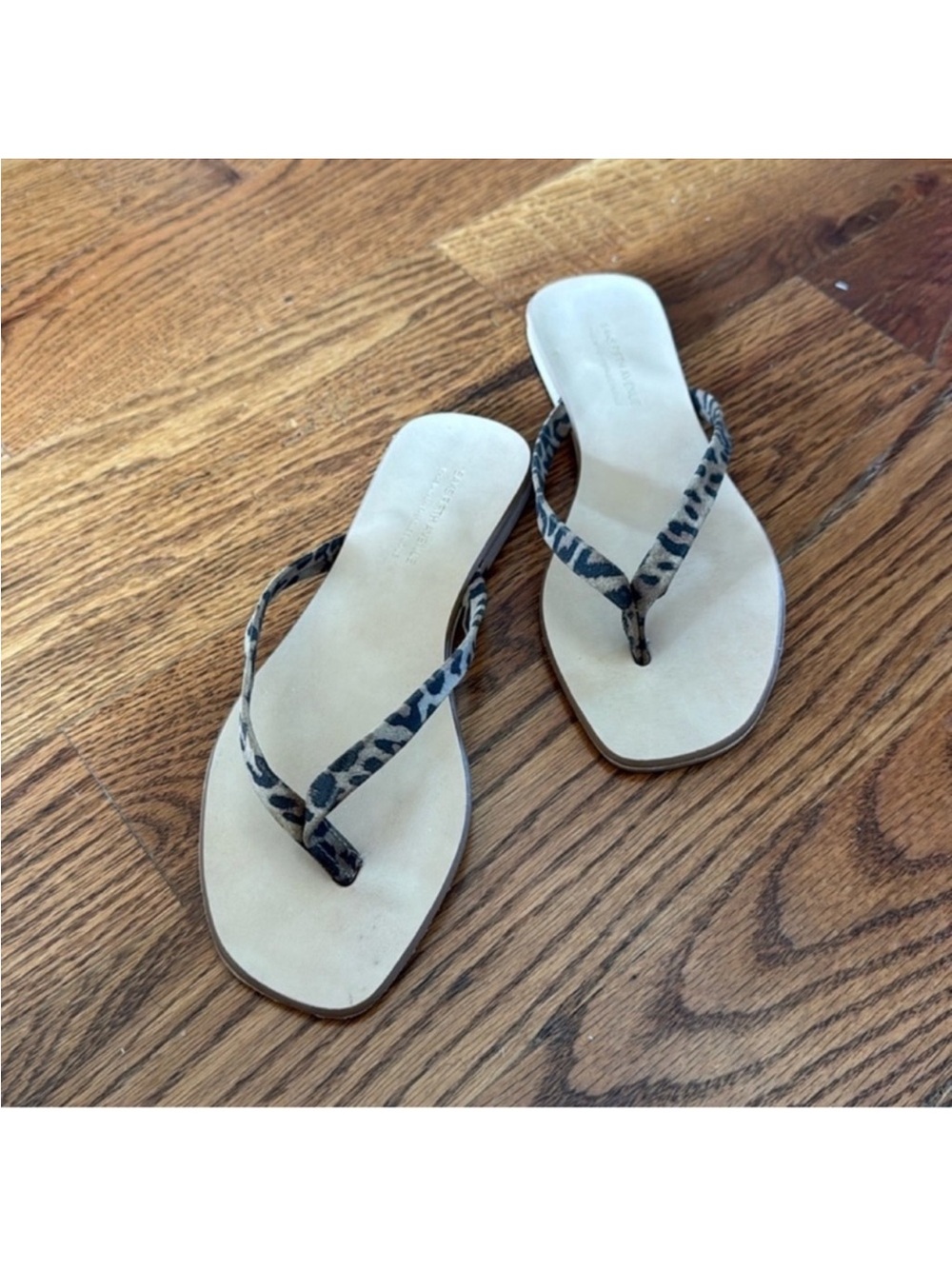 SAKS FIFTH AVENUE Suede Leather Leopard sandals/Flip flops Size 6.5 Black Tan